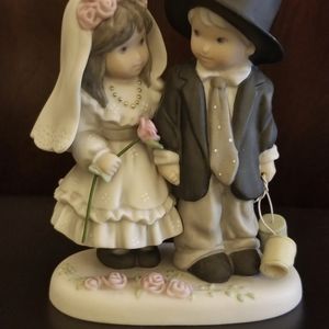 Precious Moments "Promises Of Love" collectible